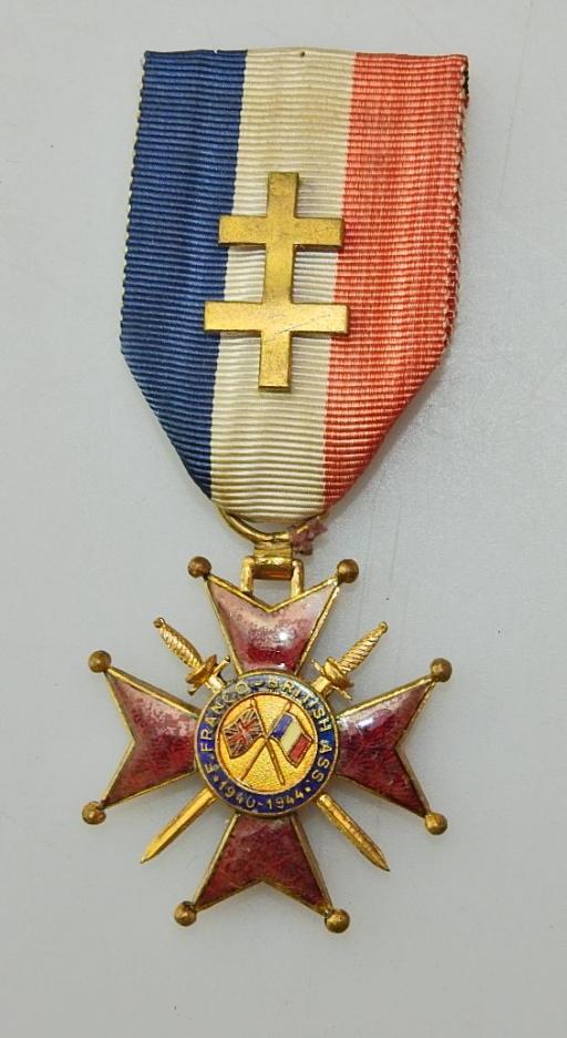 France Britain Franco British Association Officer Cross Medal Military WW2 1944