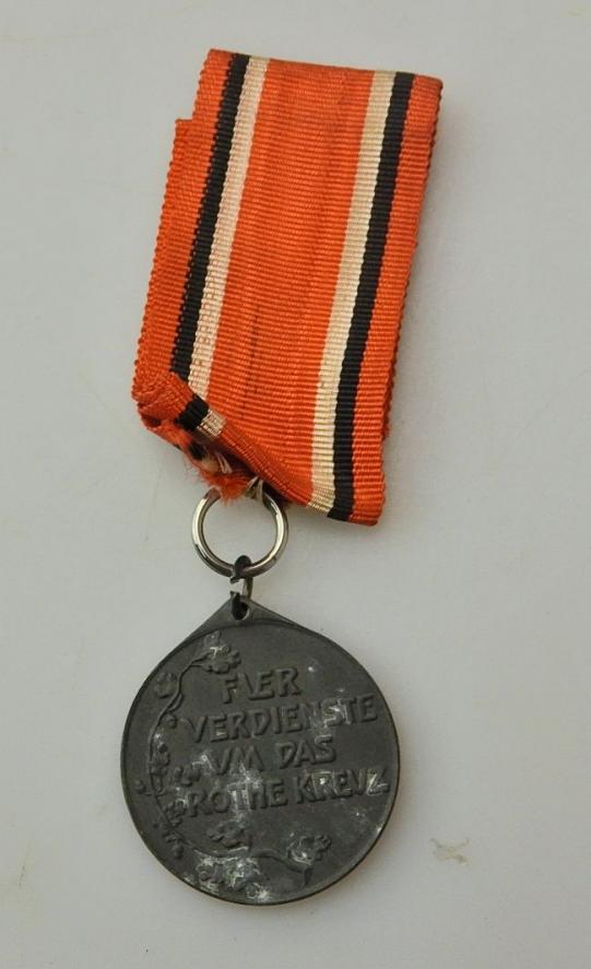 Medaille Für Verdienste um das Rothe Kreuz am Band