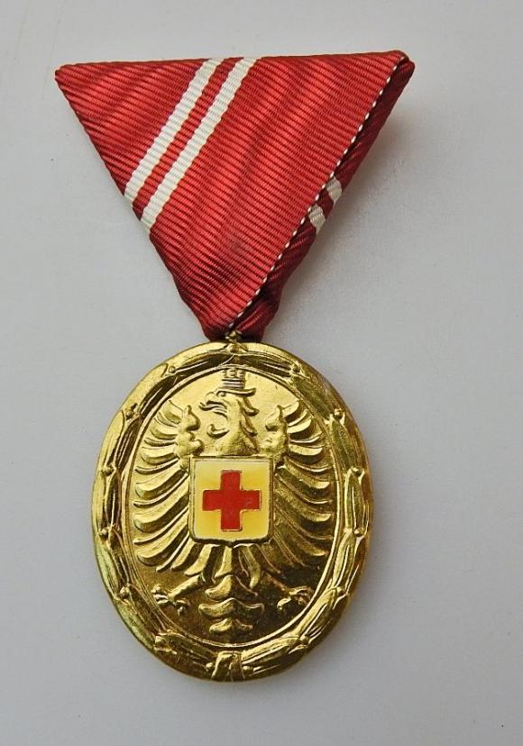 ORDEN ROTES KREUZ VERDIENSTE IN GOLD
