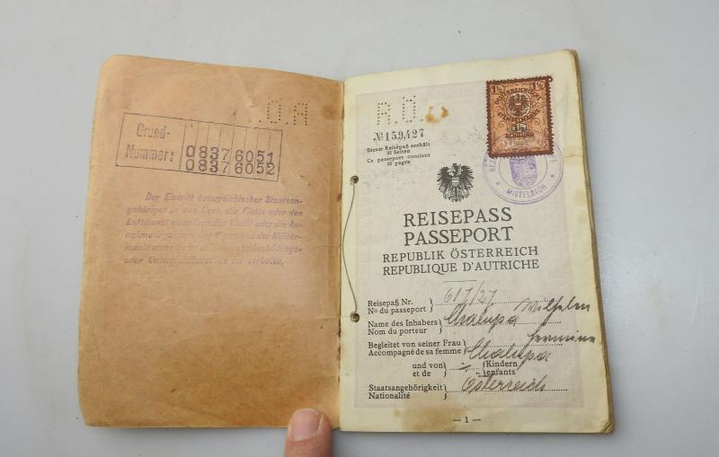 ÖSTERREICH REISEPASS 1927 TSCHECHOSLOVAKISCHE STEMPEL