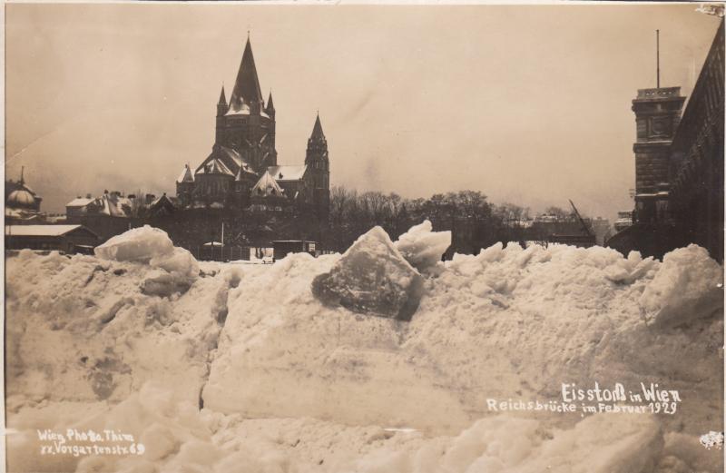 ÖSTERREICH PHOTO EISSTOSS IN WIEN 1929 2 BEZIRK MEXIKO PLATZ