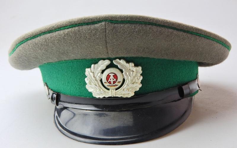 DDR SCHIRMMÜTZE NVA ARMEE